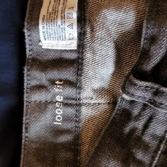 Shorts - Picture 3 of 4